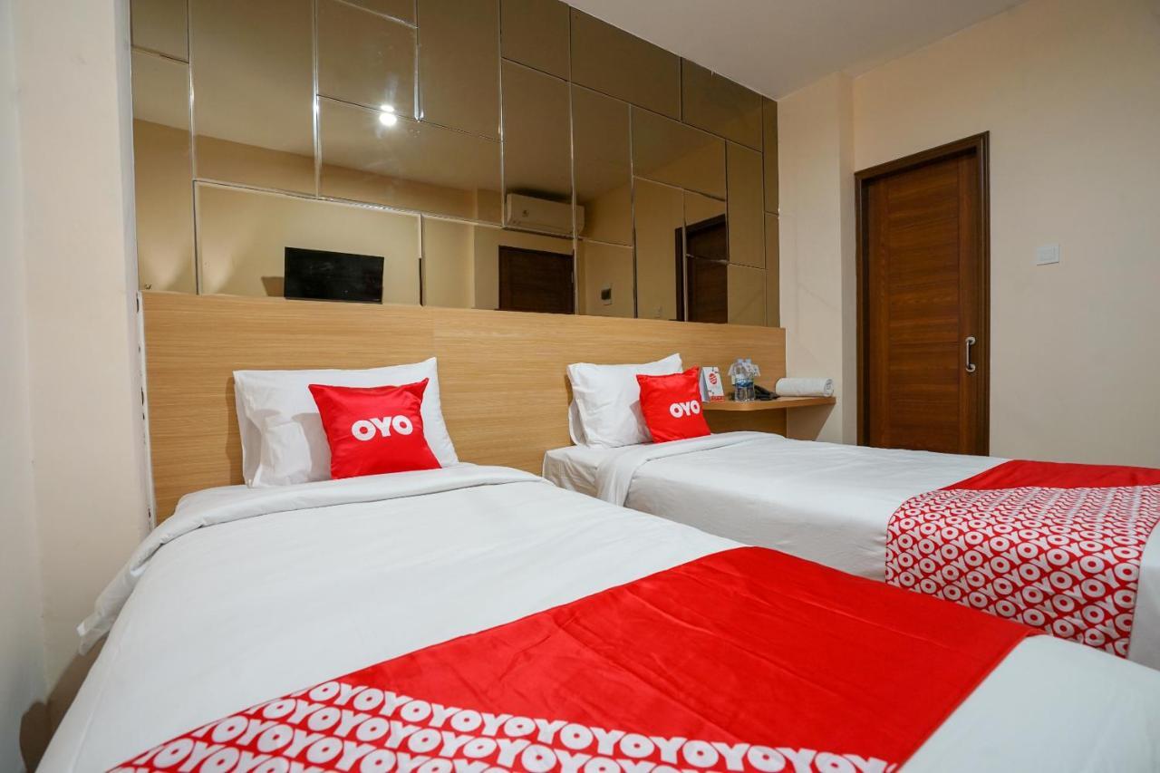 Oyo 1574 U Xpress Hotel Παλεμπάνγκ Εξωτερικό φωτογραφία